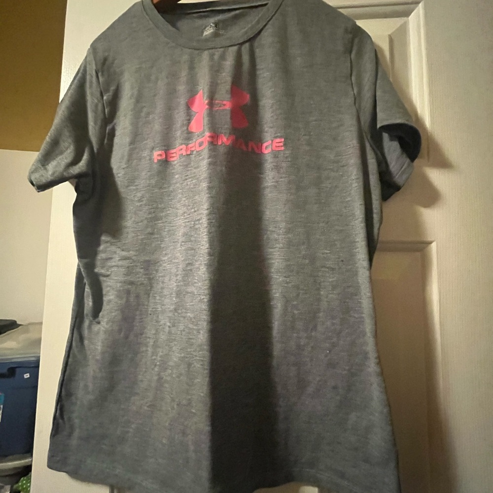 Vintage UA Woman’s Performance Top Firm Price!